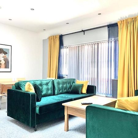 Premium Apartments Thatcham Broadway מראה חיצוני תמונה