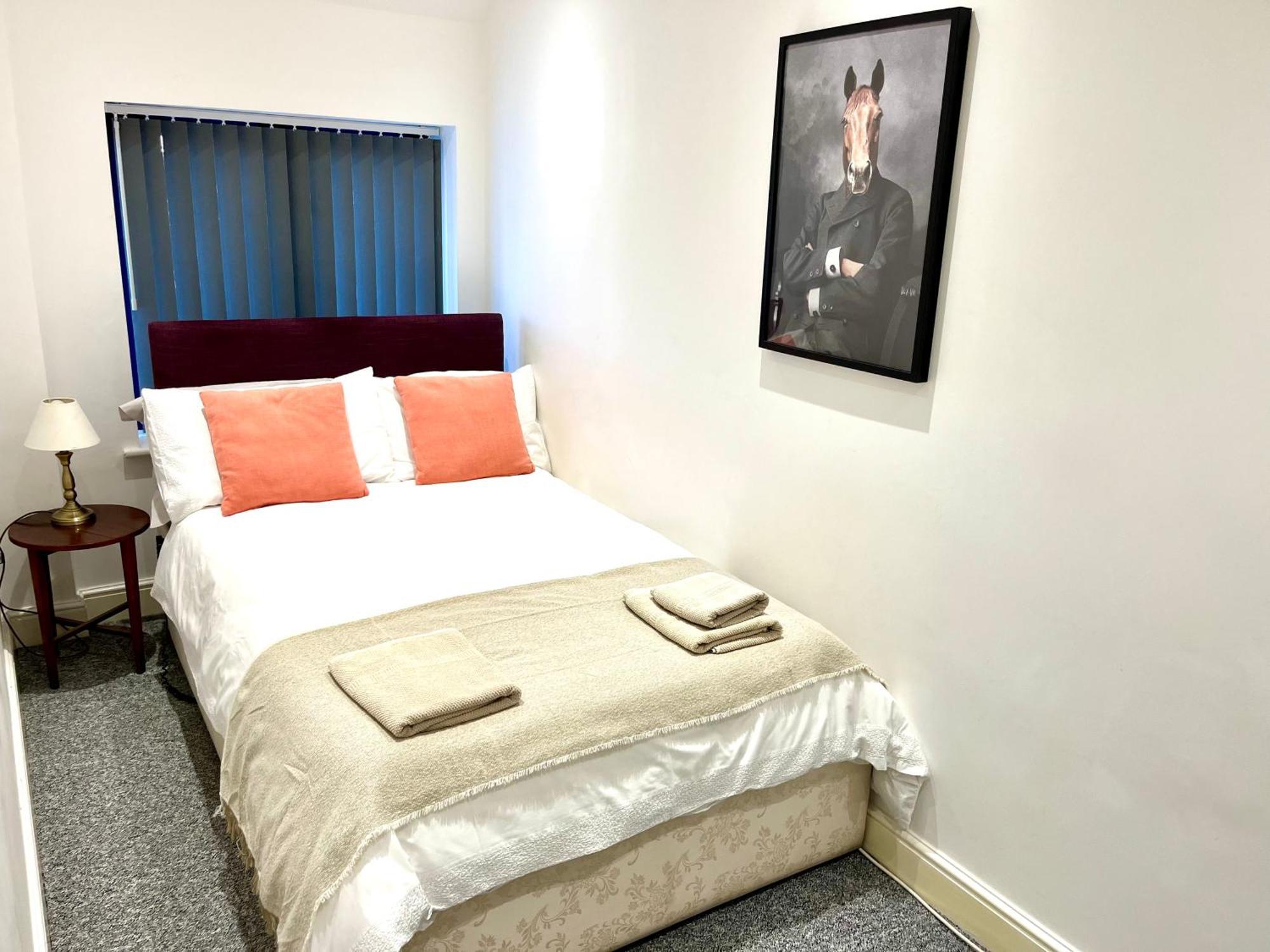 Premium Apartments Thatcham Broadway מראה חיצוני תמונה